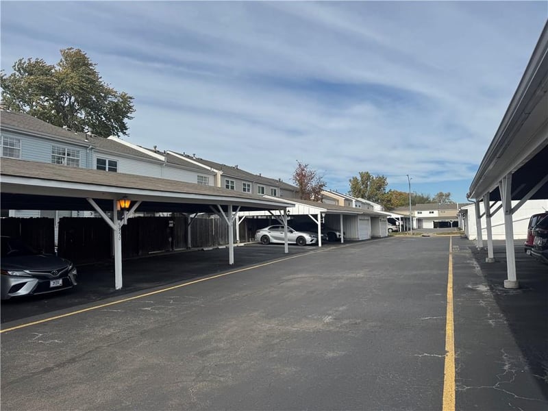 5956 129th St, Grandview, MO 64030