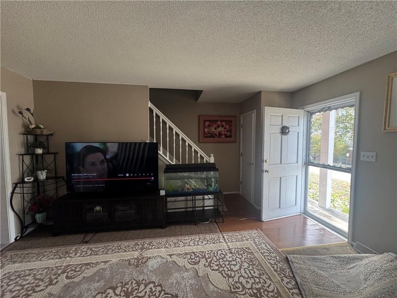 5956 129th St, Grandview, MO 64030