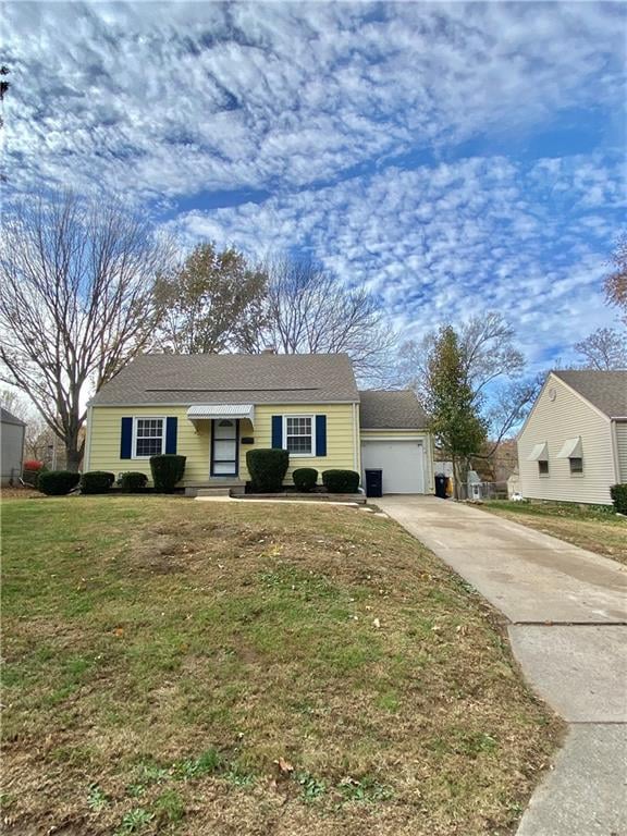 8122 Summit St, Kansas City, MO 64114