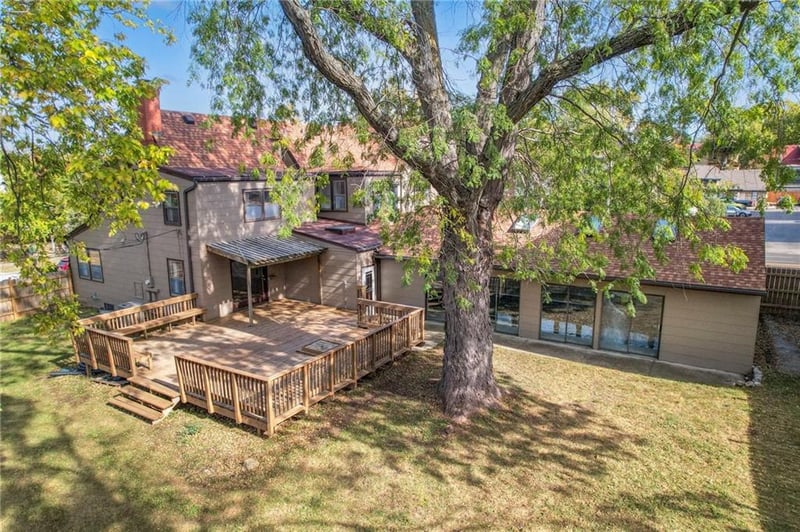 801 Valentine Rd, Kansas City, MO 64111