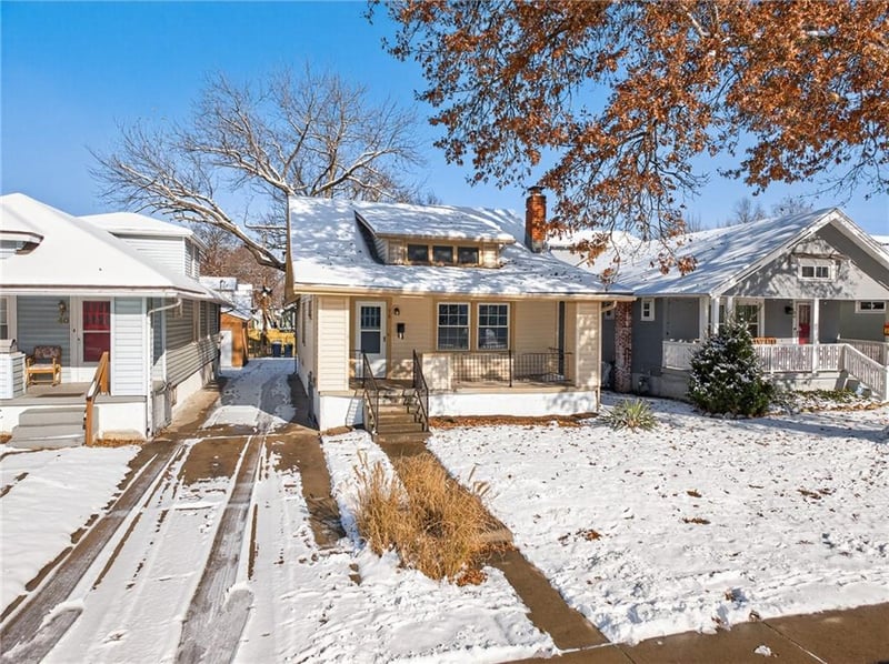 38 74th Ter, Kansas City, MO 64114