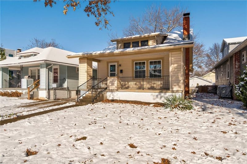 38 74th Ter, Kansas City, MO 64114