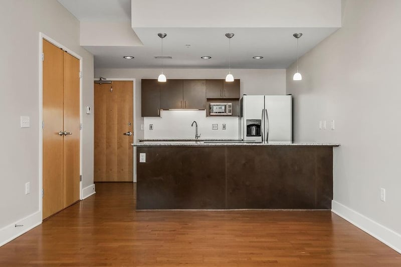 909 Walnut St #705, Kansas City, MO 64106