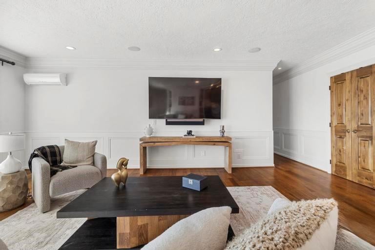 121 48th St #2005, Kansas City, MO 64112