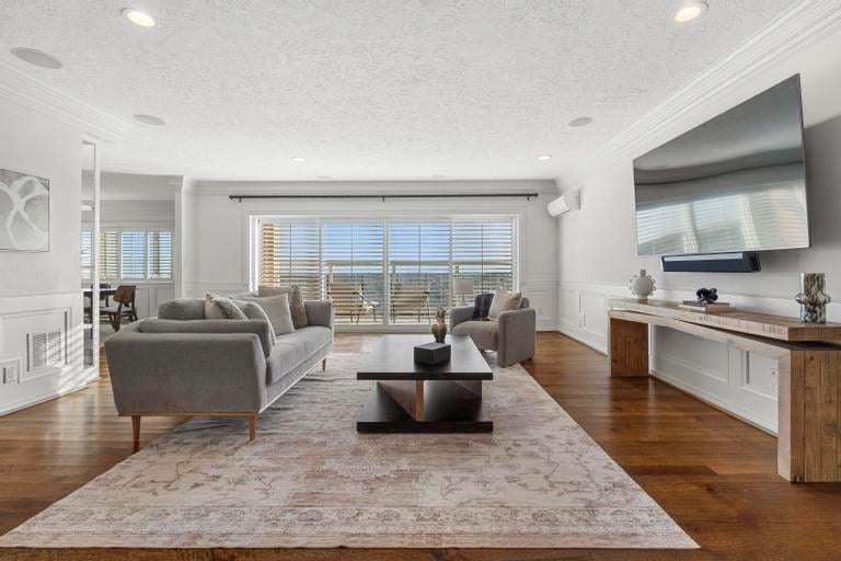 121 48th St #2005, Kansas City, MO 64112