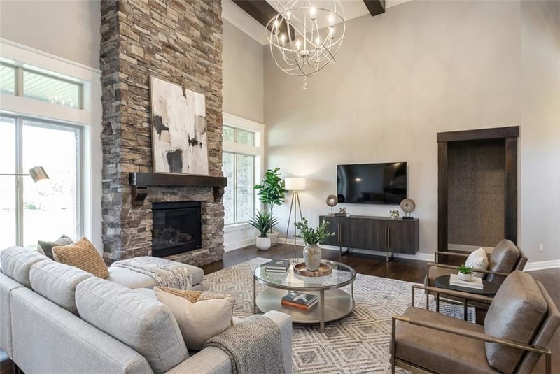 15701 Canterbury St, Overland Park, KS 66224