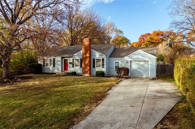 218 97th St, Kansas City, MO 64114