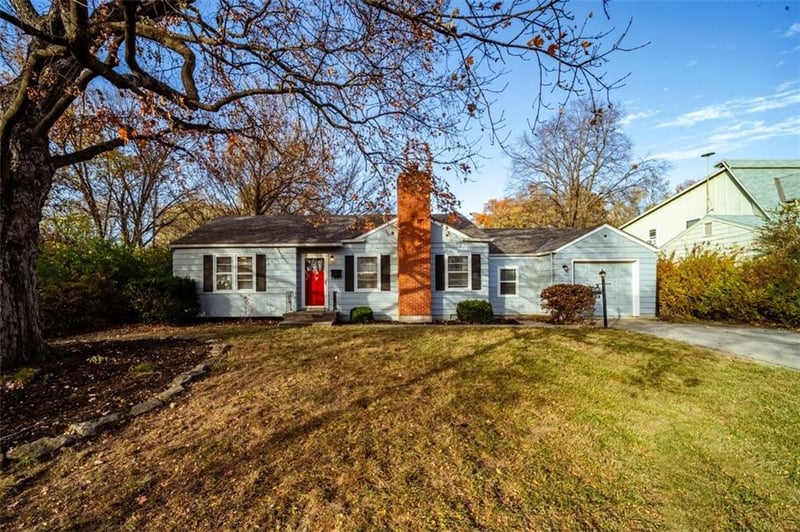 218 97th St, Kansas City, MO 64114