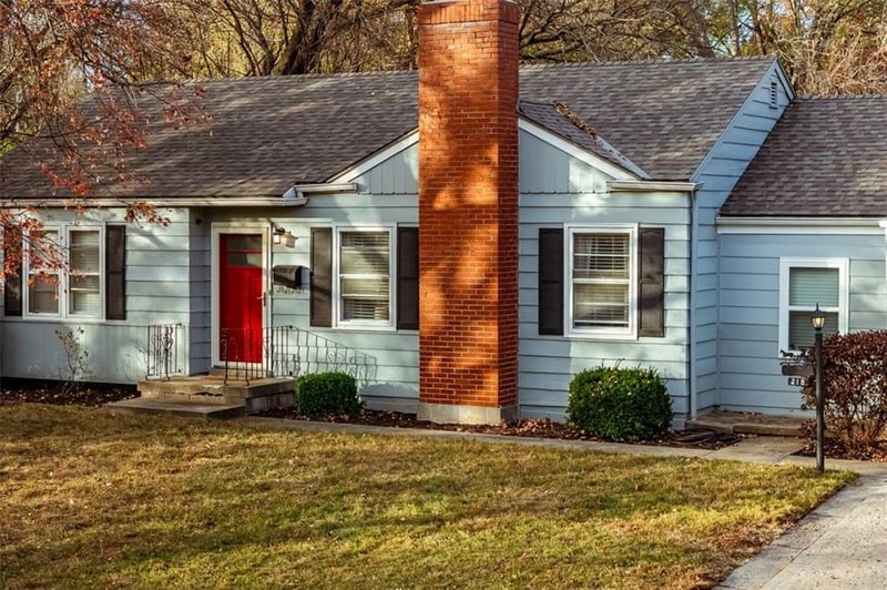 218 97th St, Kansas City, MO 64114