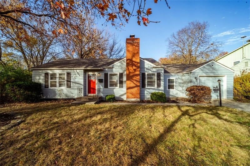 218 97th St, Kansas City, MO 64114