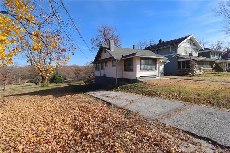 2727 10th St, Kansas City, KS 66104
