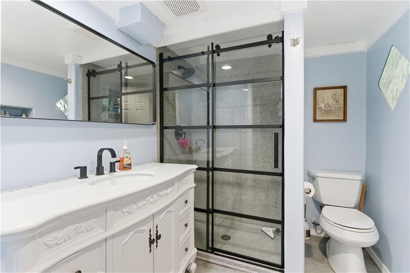 9207 97th St, Overland Park, KS 66212