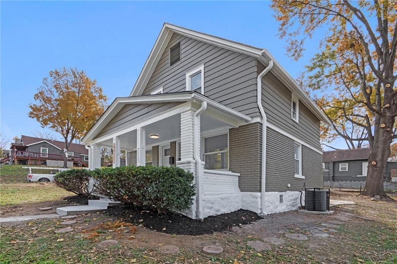 6011 E 8th St, Kansas City, MO 64125