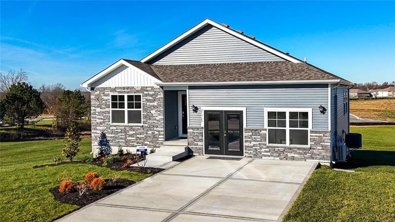 609 Fallen Leaf Dr, Belton, MO 64012