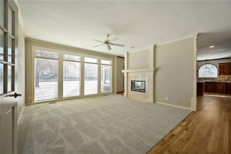 4617 Birkdale Ct, Lee's Summit, MO 64064