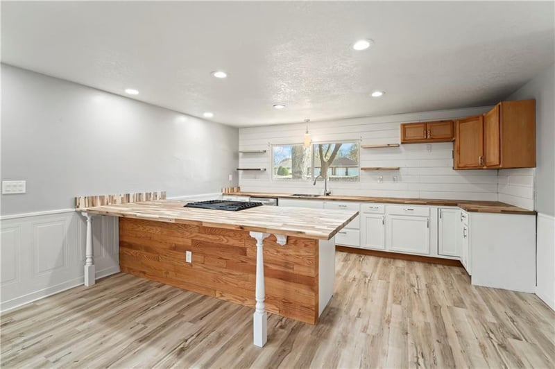 3826 Crysler Ave, Independence, MO 64055