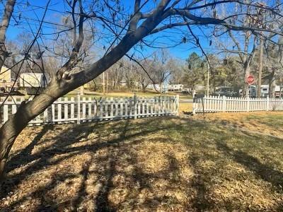 1103 Chestnut St, Osawatomie, KS 66064
