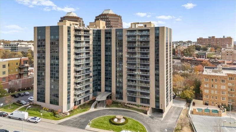 4545 Wornall Rd #LE-3, Kansas City, MO 64111