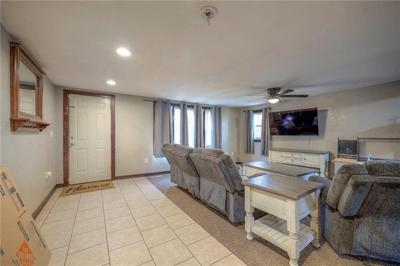 7444 Barnes Dr, Kansas City, KS 66109