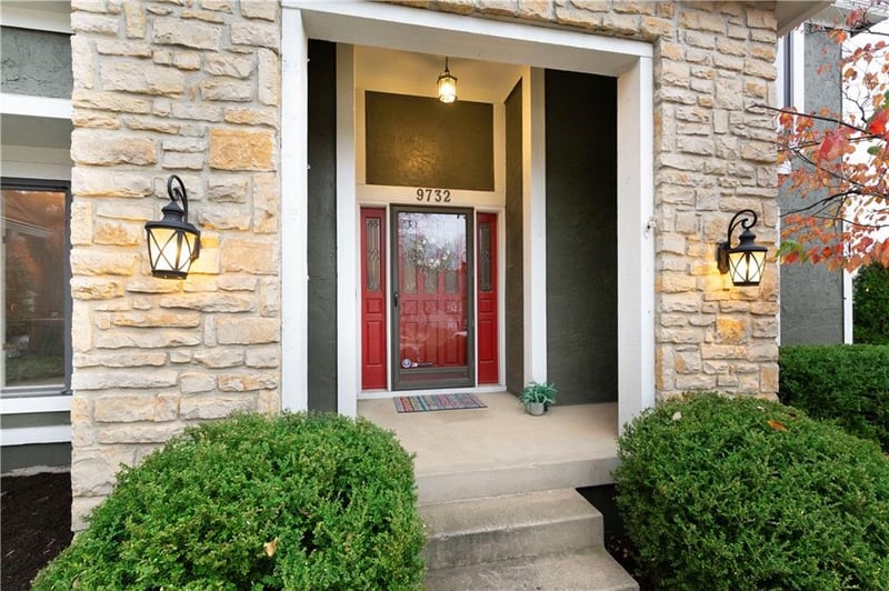 9732 115th St, Overland Park, KS 66210