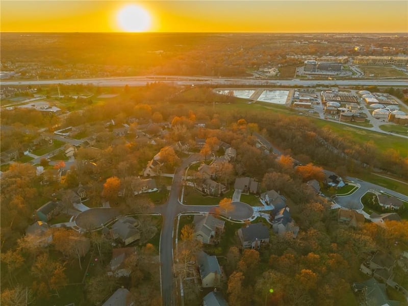 9732 115th St, Overland Park, KS 66210