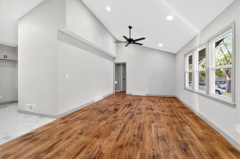 403 Howard Ave, Lee's Summit, MO 64063