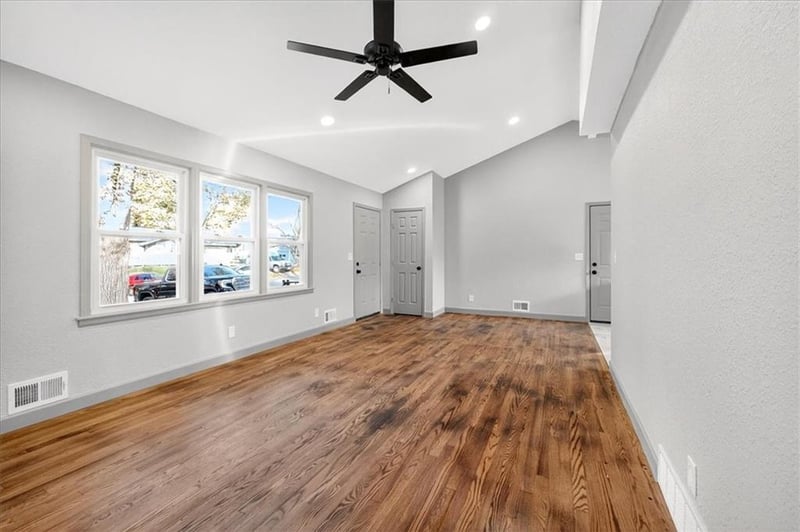 403 Howard Ave, Lee's Summit, MO 64063