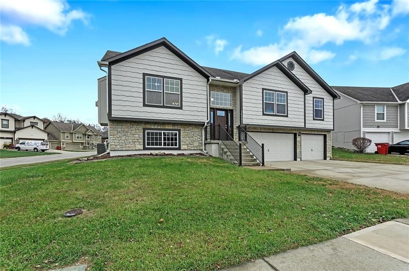 18521 19th Ter, Independence, MO 64057