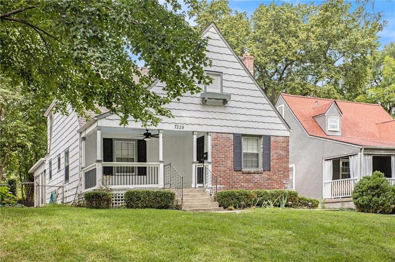 7228 Walnut St, Kansas City, MO 64114