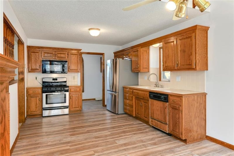 2121 Concord St, Lee's Summit, MO 64086