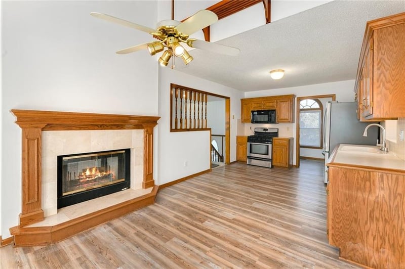 2121 Concord St, Lee's Summit, MO 64086