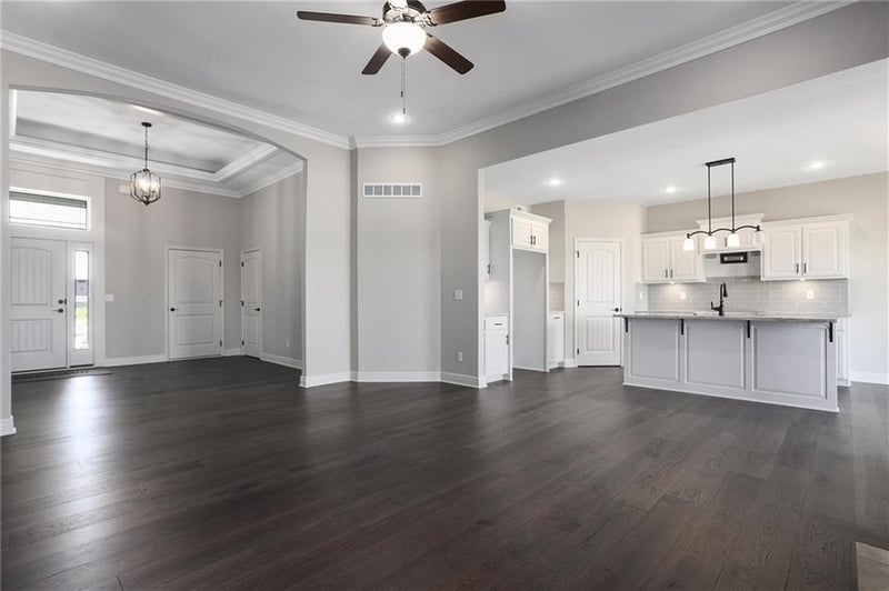 11436 N Auburndale Cir, Kansas City, MO 64157