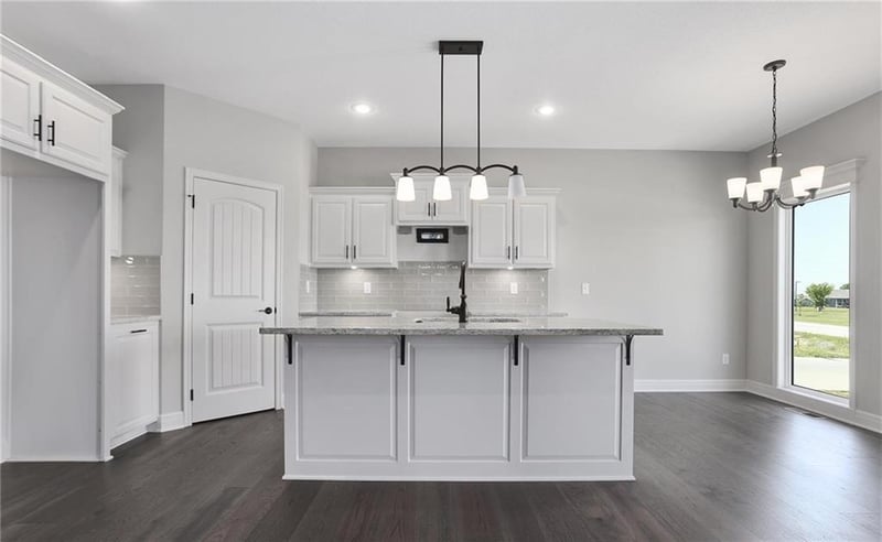 11436 N Auburndale Cir, Kansas City, MO 64157