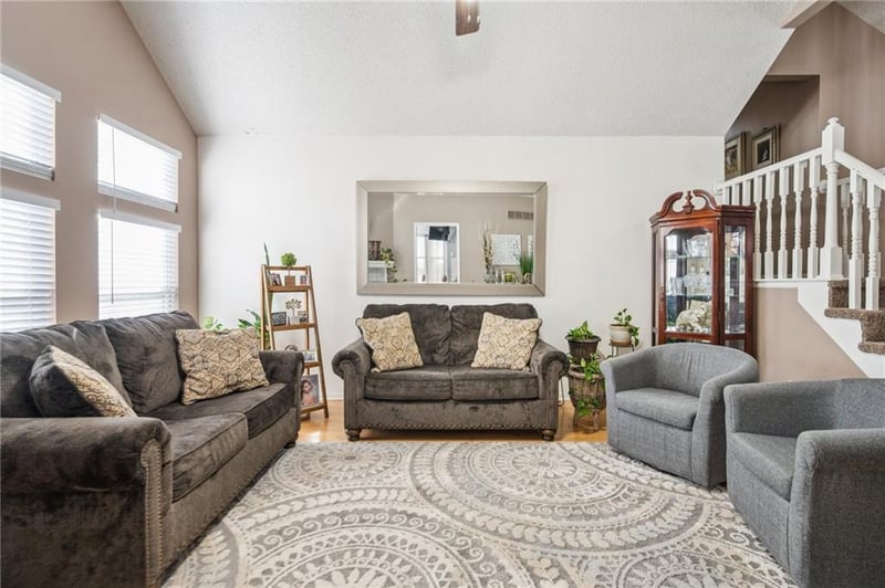 107 Rock Creek Dr, Grain Valley, MO 64029