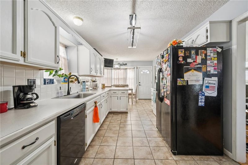 107 Rock Creek Dr, Grain Valley, MO 64029