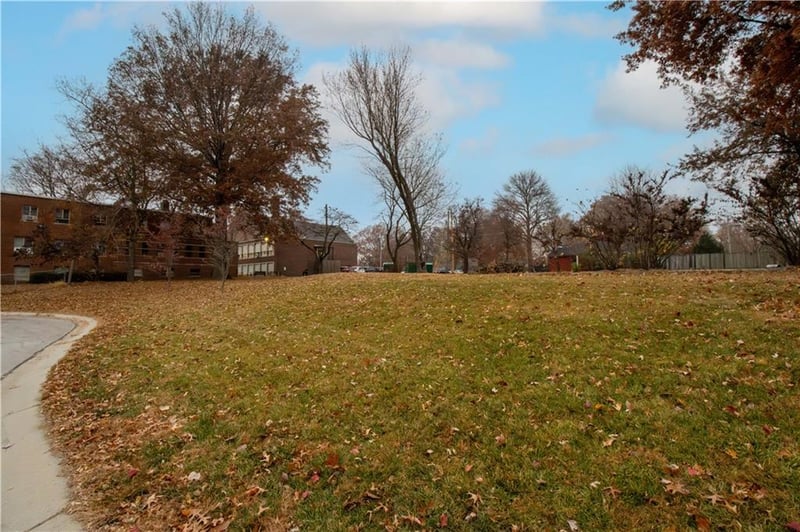 71st Ter, Overland Park, KS 66204