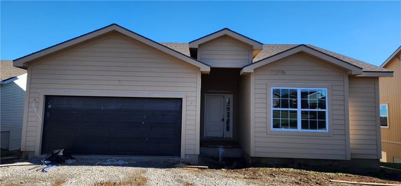 4816 Crystal Dr, St Joseph, MO 64503