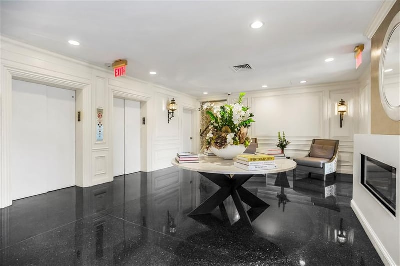 4740 Roanoke Pw #201, Kansas City, MO 64112