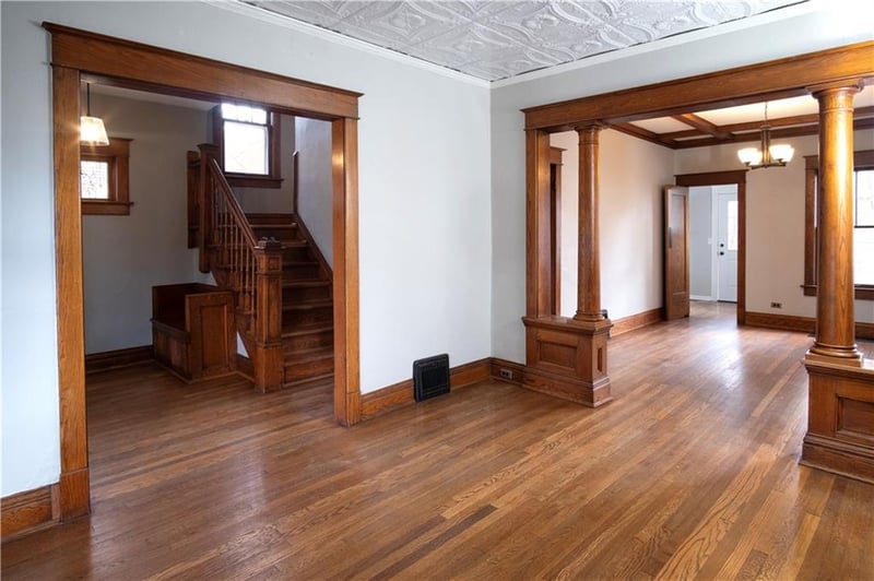 4201 Holly St, Kansas City, MO 64111