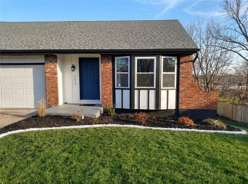 7412 Strathbury Ave, Kansas City, MO 64151