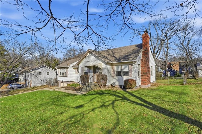 4917 Buena Vista St, Roeland Park, KS 66205