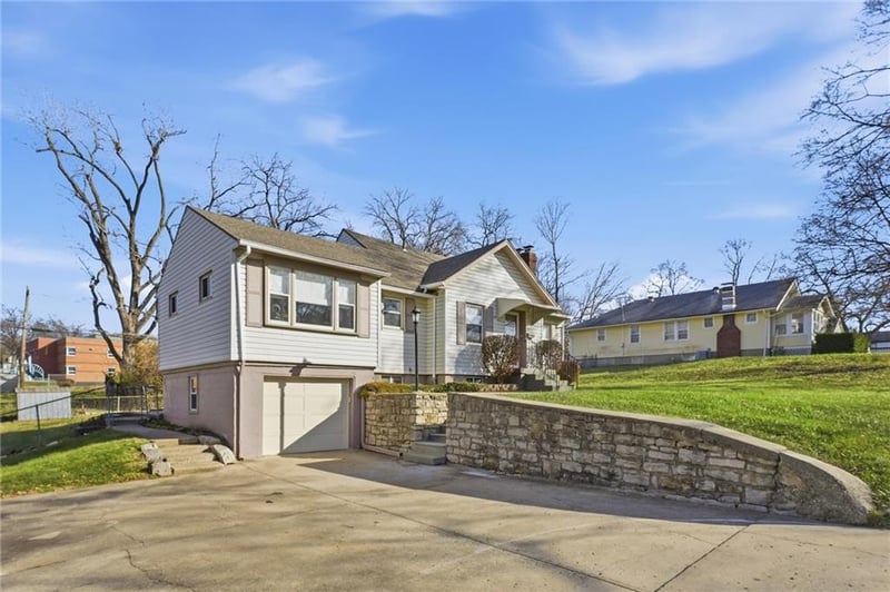4917 Buena Vista St, Roeland Park, KS 66205