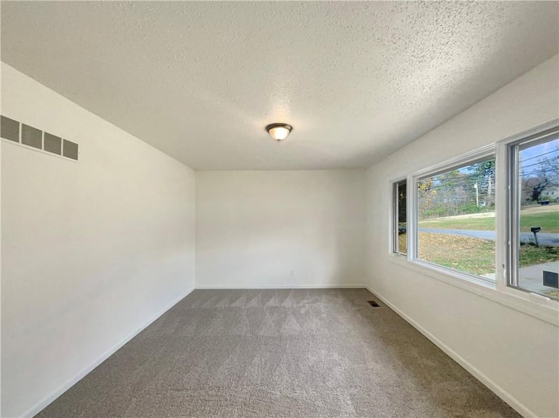 5348 Cambridge Ave, Kansas City, MO 64119