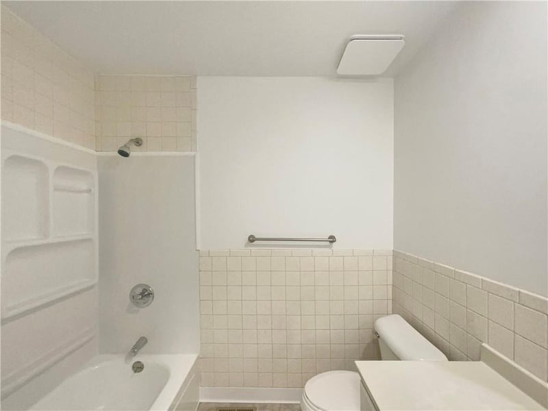 5348 Cambridge Ave, Kansas City, MO 64119