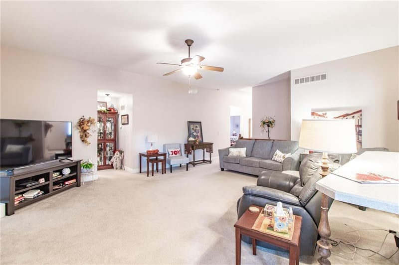 15805 27th St, Independence, MO 64055