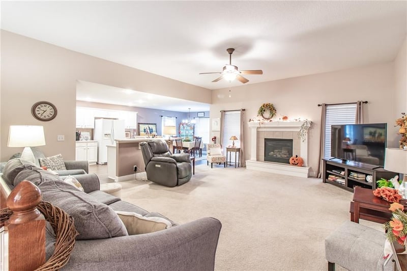 15805 27th St, Independence, MO 64055