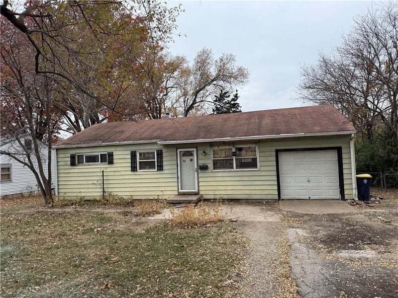 8618 Corrington St, Kansas City, MO 64138