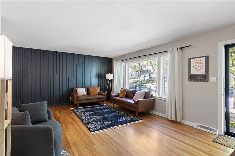 315 Sweeney Blvd, Kansas City, MO 64114