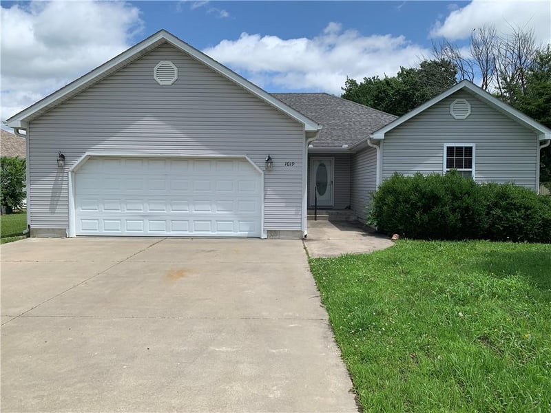 1019 Hugh St, Frontenac, KS 66763