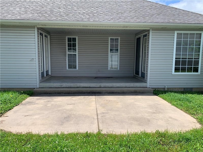 1019 Hugh St, Frontenac, KS 66763